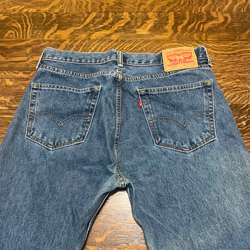 Levi's 505 Regular Fit Jeans Mens 34x32 Blue Denim Straight Leg 00505-4891